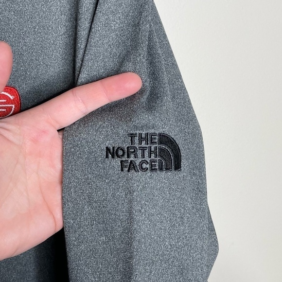 The North Face Tech Quarter Zip Fleece - Picture 3 of 7